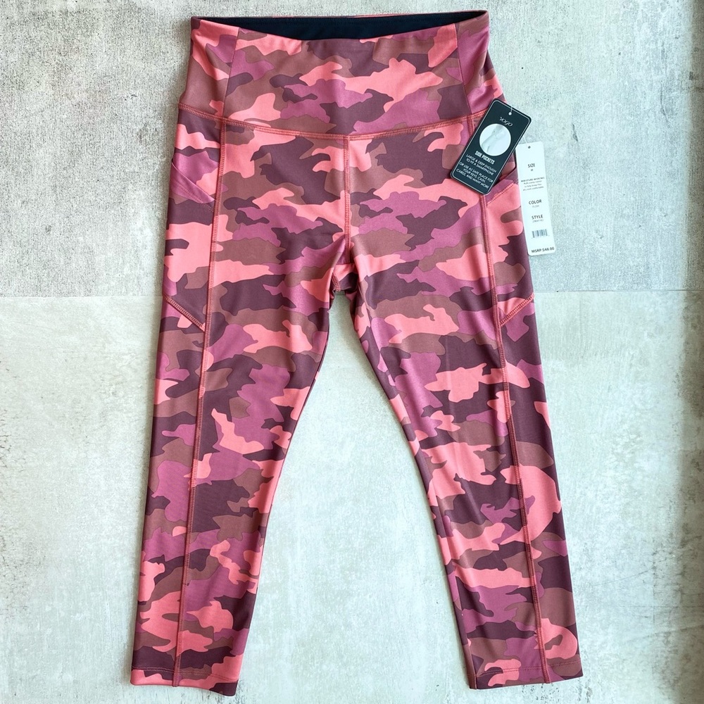 NWT Vogo High Waisted Red Camo Active Legging Capri Size Medium